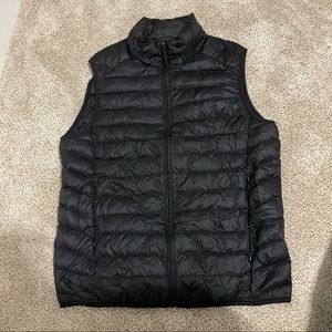 Uni qlo men’s vest